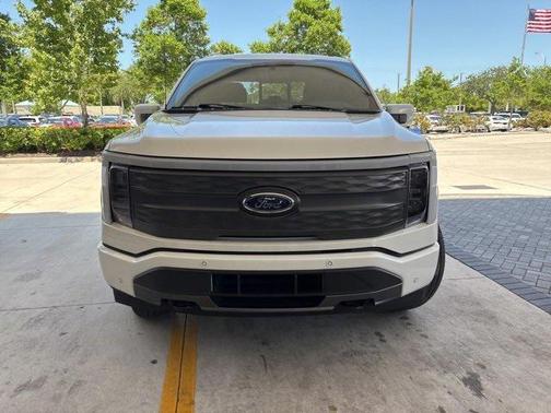 2022 Ford F-150 Lightning LARIAT