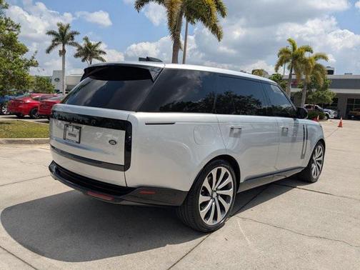 2023 Land Rover Range Rover P530 SE