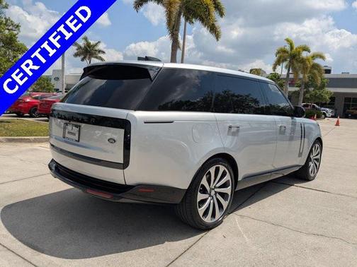 2023 Land Rover Range Rover P530 SE