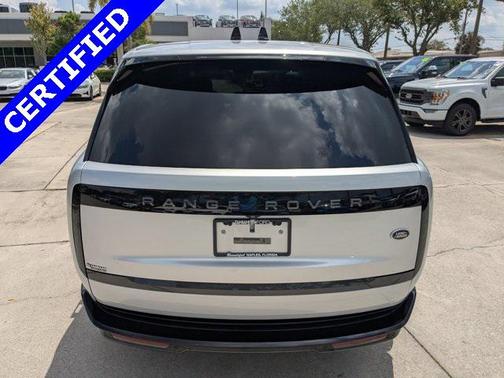 2023 Land Rover Range Rover P530 SE