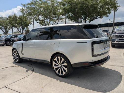 2023 Land Rover Range Rover P530 SE