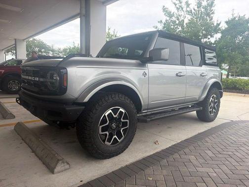 ICONIC SILVER METALLIC 2021 Ford Bronco Outer Banks