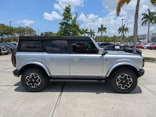ICONIC SILVER METALLIC 2021 Ford Bronco Outer Banks