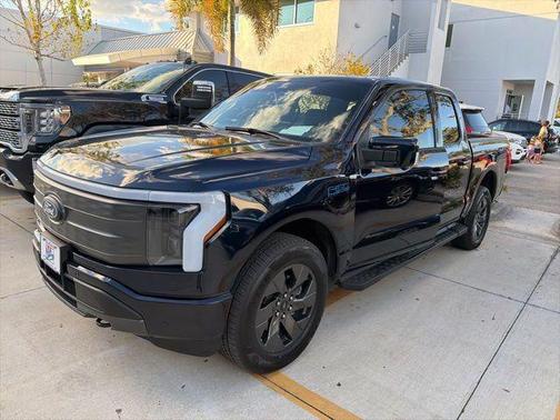 2024 Ford F-150 Lightning LARIAT