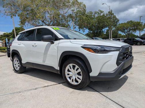 Wind Chill Pearl 2026 Toyota Corolla Cross L