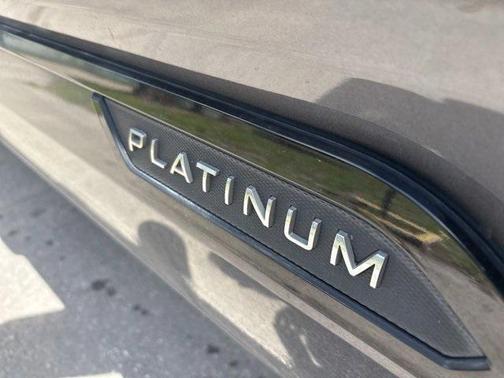 2022 Toyota Tundra Platinum