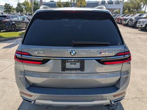 2025 BMW X7 xDrive40i
