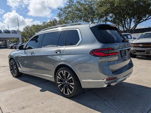 2025 BMW X7 xDrive40i