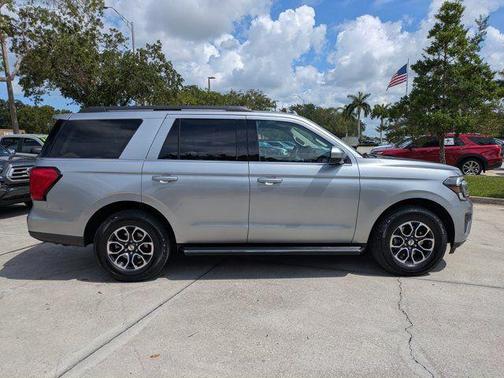 Silver Metallic 2022 Ford Expedition XLT