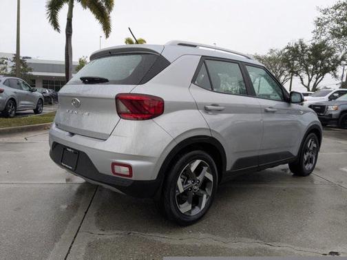 2023 Hyundai VENUE SEL