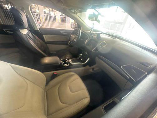 WHITE PLATINUM MET TRI-COAT 2018 Ford Edge Titanium