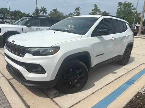Bright White Clearcoat 2025 Jeep Compass Latitude