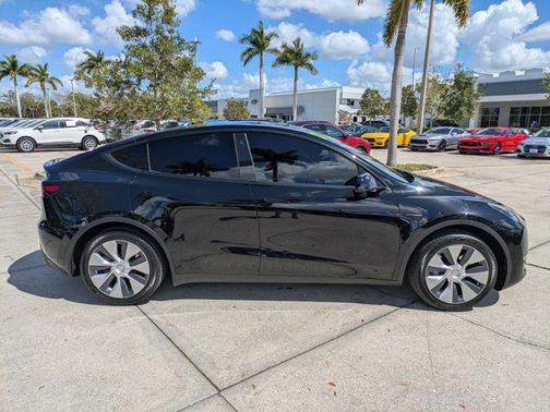2021 Tesla Model Y Standard Range Rear-Wheel Drive