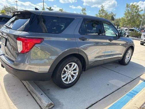 2021 Ford Explorer Base