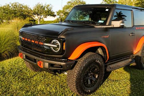 OXFORD WHITE 2025 Ford Bronco Stroppe Edition