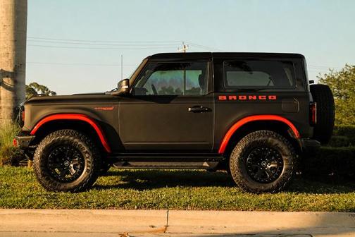 OXFORD WHITE 2025 Ford Bronco Stroppe Edition