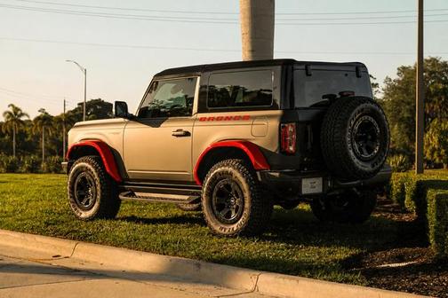 OXFORD WHITE 2025 Ford Bronco Stroppe Edition