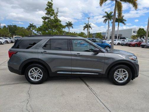 CARBONIZED GRAY METALLIC 2025 Ford Explorer Active