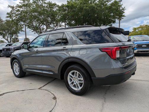 CARBONIZED GRAY METALLIC 2025 Ford Explorer Active
