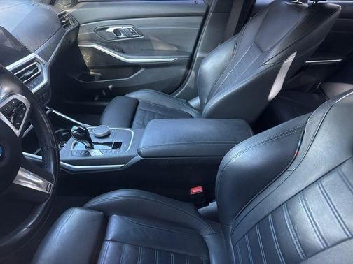 Portimao Blue Metallic 2021 BMW 330 330i