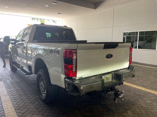 Oxford White 2024 Ford F-250 XL