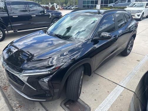 Mosaic Black Metallic 2024 Chevrolet Trax LT