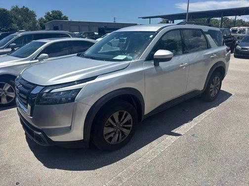 Brilliant Silver Metallic 2025 Nissan Pathfinder SV 4WD