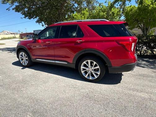 RAPID RED MET TINTED CC 2022 Ford Explorer Platinum