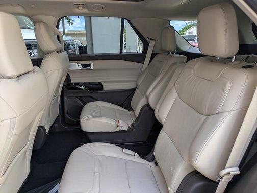 RAPID RED MET TINTED CC 2022 Ford Explorer Platinum