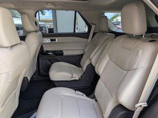 RAPID RED MET TINTED CC 2022 Ford Explorer Platinum