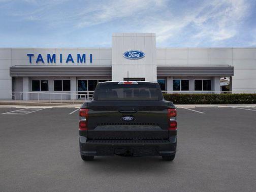 SHADOW BLACK 2026 Ford Maverick Lobo Standard