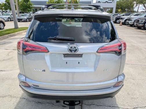 Silver Sky Metallic 2018 Toyota RAV4 LE