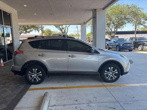 Silver Sky Metallic 2018 Toyota RAV4 LE