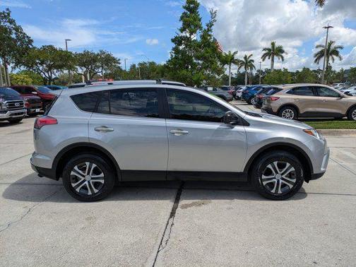 Silver Sky Metallic 2018 Toyota RAV4 LE