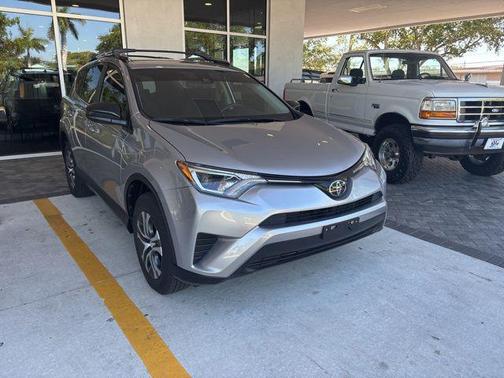 Silver Sky Metallic 2018 Toyota RAV4 LE