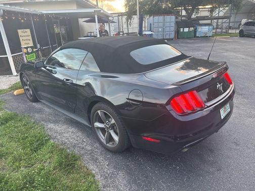 BLACK 2015 Ford Mustang V6