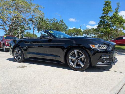 BLACK 2015 Ford Mustang V6