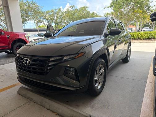 Amazon Gray 2022 Hyundai TUCSON SE