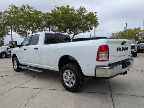 Bright White Clearcoat 2024 RAM 3500 Big Horn Crew Cab 4x4 8' Box