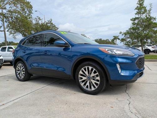 2022 Ford Escape Titanium