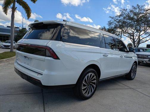 2025 Lincoln Navigator Black Label