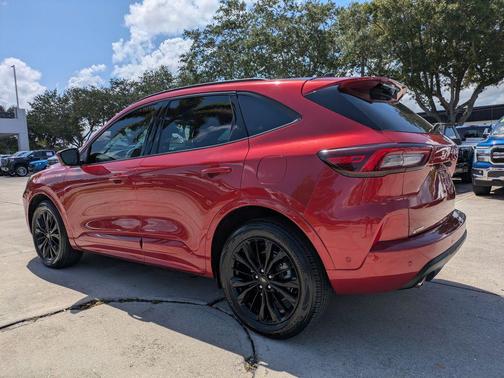 Rapid Red Metallic Tinted Clearcoat 2023 Ford Escape ST-Line Elite
