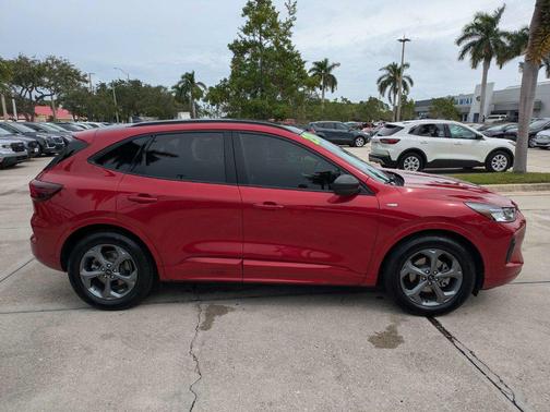 Rapid Red Metallic Tinted Clearcoat 2023 Ford Escape ST-Line