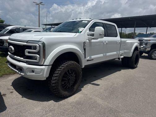 Oxford White 2026 Ford F-450 Lariat