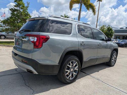 Sterling Metallic 2023 GMC Acadia FWD SLT