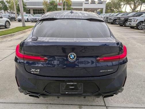 2022 BMW X4 xDrive30i