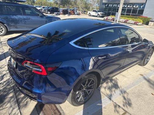 2019 Tesla Model 3 Mid Range