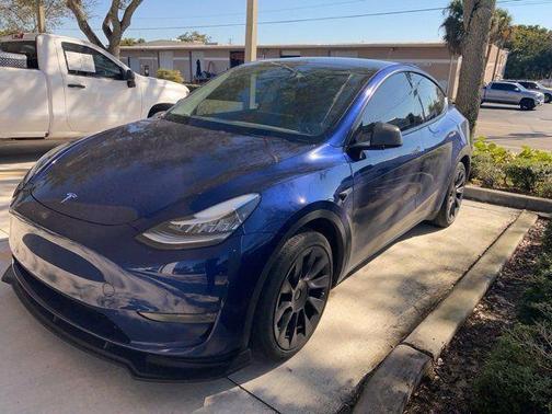 2022 Tesla Model Y Long Range Dual Motor All-Wheel Drive