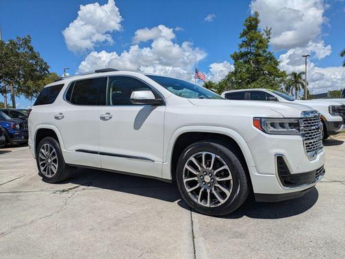 White Frost Tricoat 2022 GMC Acadia Denali