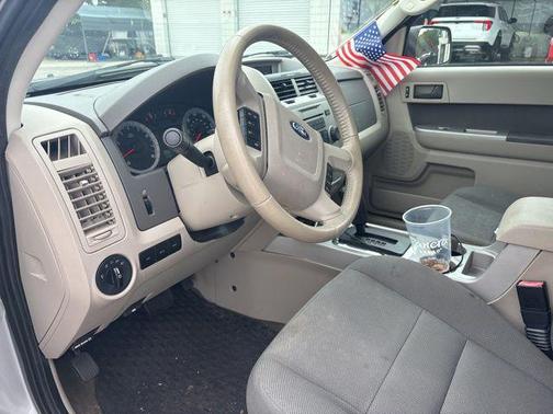 Ingot Silver Metallic 2010 Ford Escape XLT